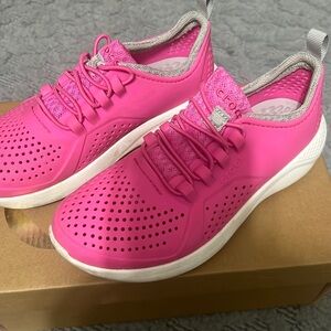 Kids pink LiteRide pacer Crocs- size J1 EXCELLENT CONDITION!